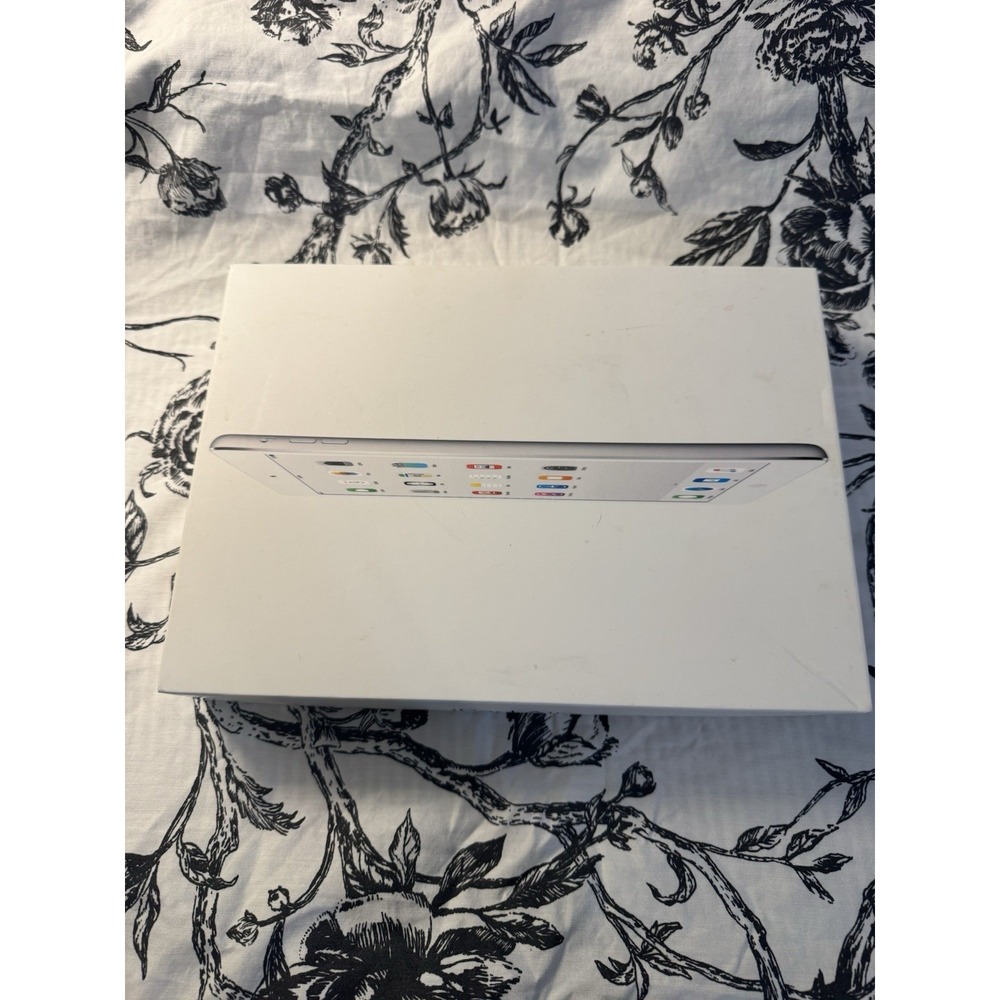 Apple iPad Air White BOX ONLY 32GB Model MD789LL/B